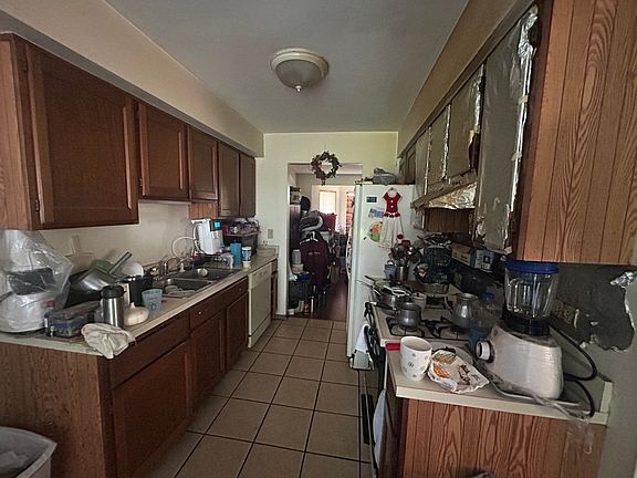 4th image of 109 Azalea Cir