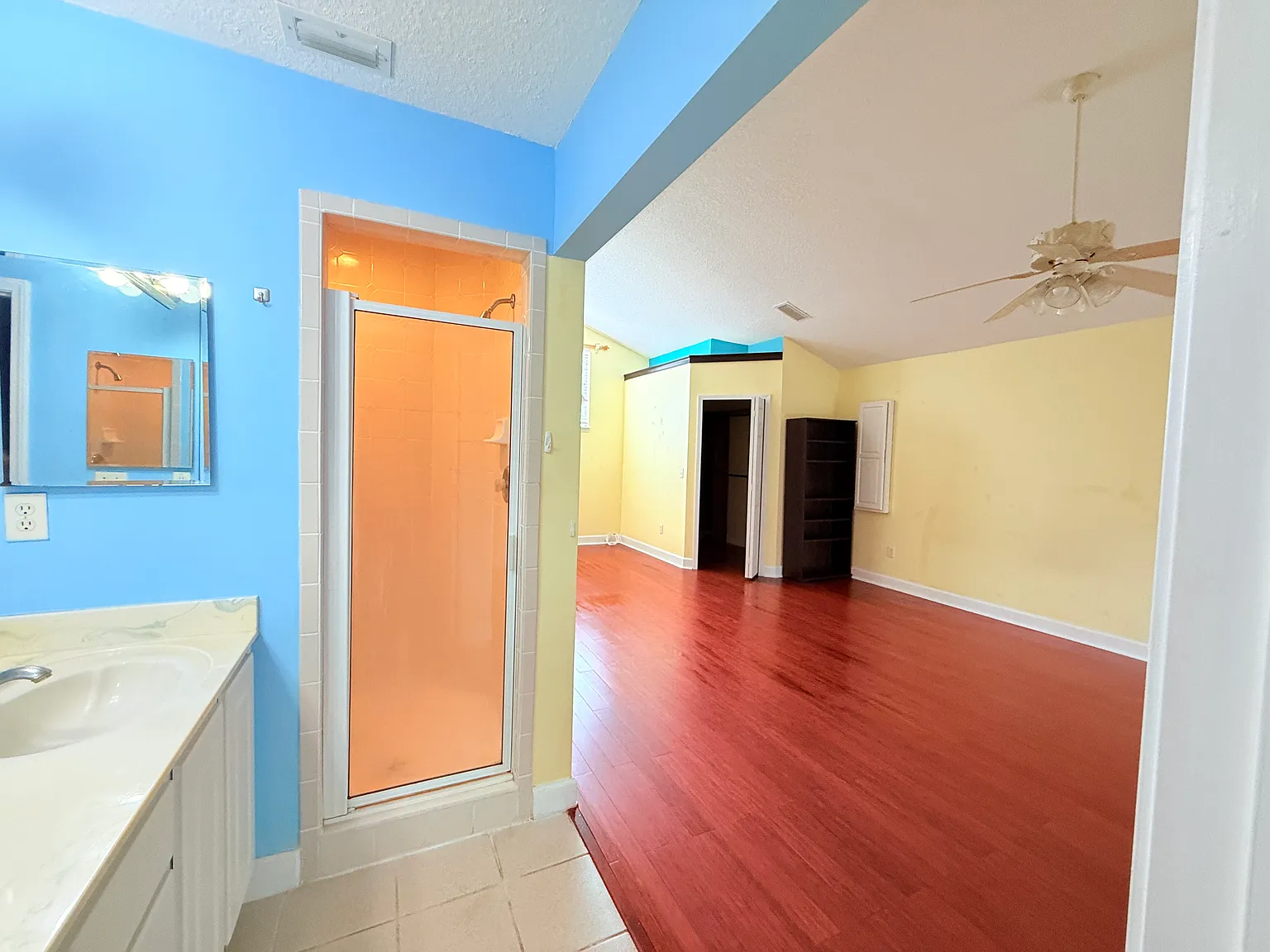 5 bed, 2416 sqft, $2,700 — Photo 2