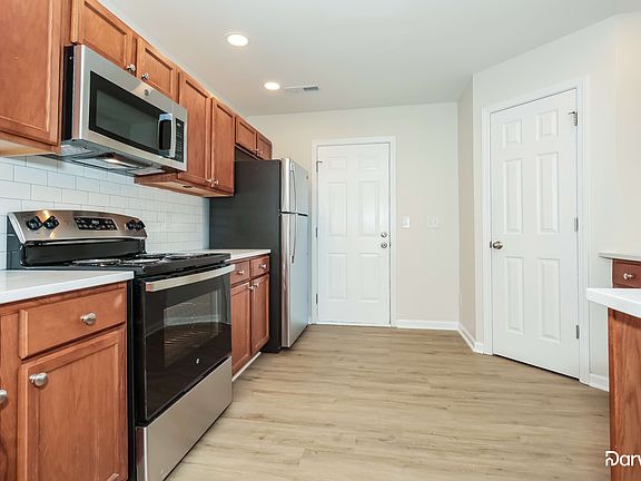 2nd image of 3 Grace Chapel Ct