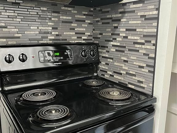 4th image of 2301 Salvador St #7