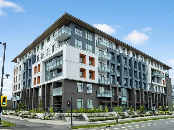 10829 140th St #E512, Surrey, BC V4A 4G9