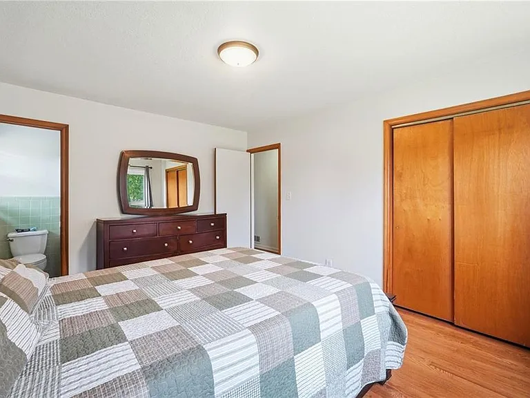 1808 Sandy Plains Rd — Photo 17