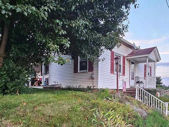 3rd image of 2795 Main St