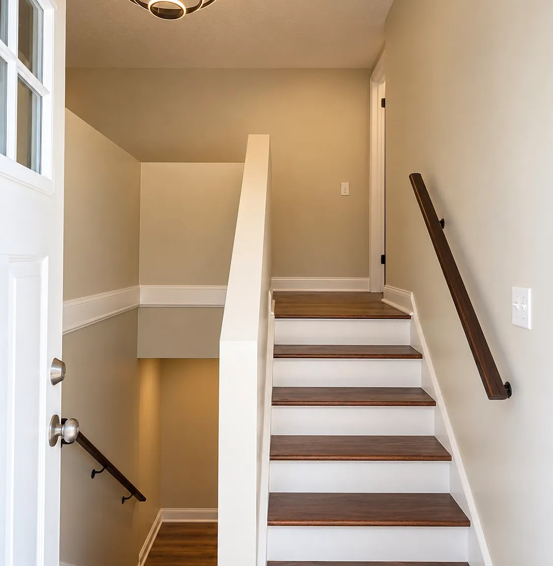 5 bed, 2162 sqft, $2,100 — Photo 2