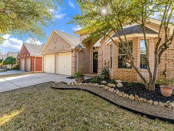 3rd image of 4617 Belladonna Dr