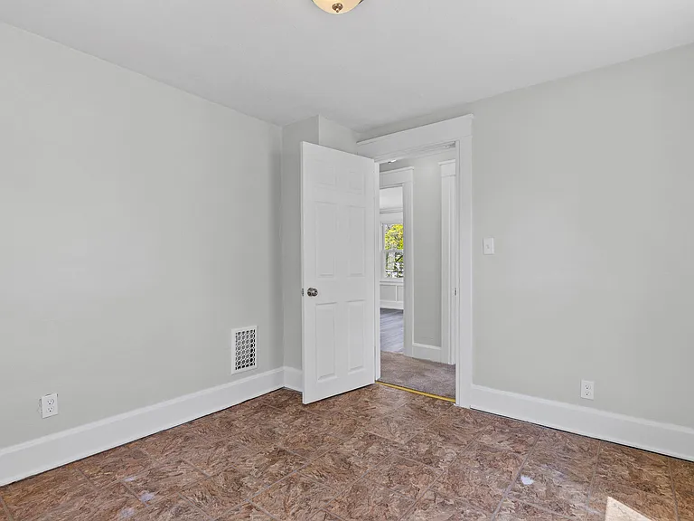 134 W Chestnut St — Photo 12