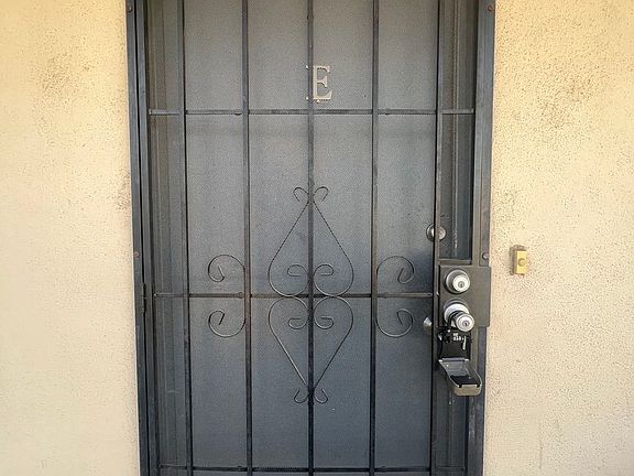 3rd image of 105 S Granada Ave APT E