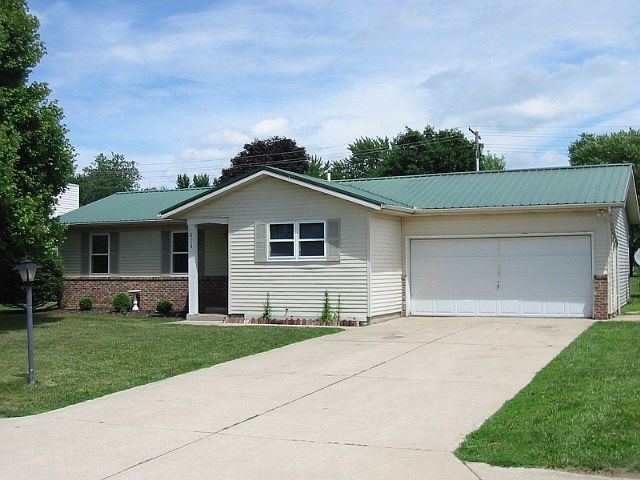 1st image of 424 Oatfield Ln