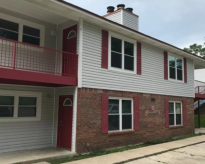 1502 Pullen Rd #C — Photo 2
