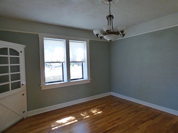 4th image of 603 N A St