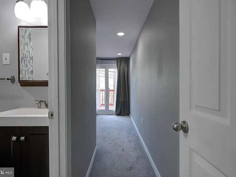 16 N Bradford St — Photo 31