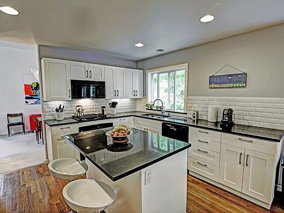 3rd image of 17416 NE 20th Ct