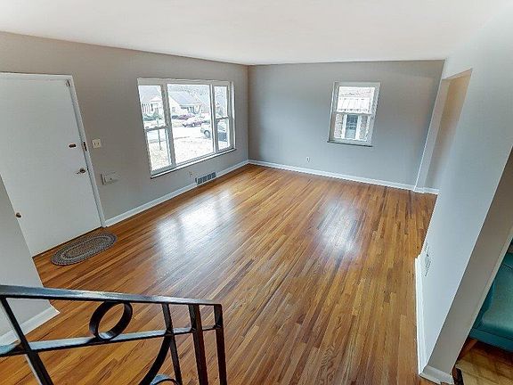 4th image of 5786 Childs Ave