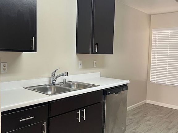 4th image of 9401 Thistlewood Ct Unit A-c