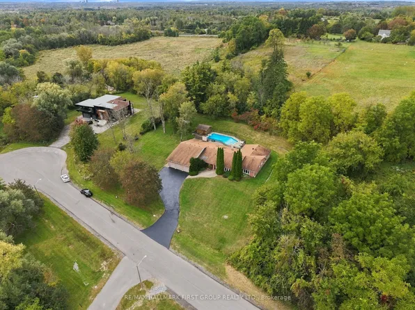 4 McNamara Ct, Ajax, ON L1T 4W6