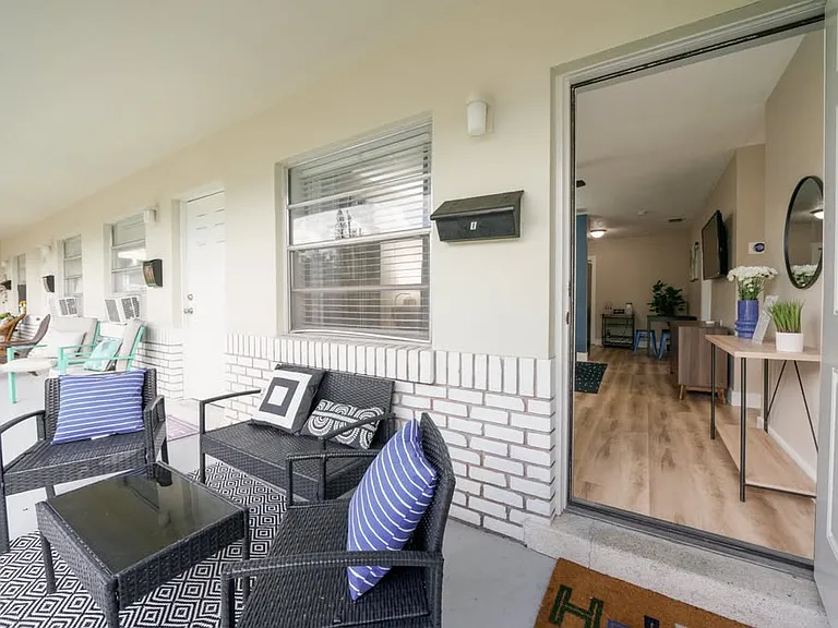829 NE 12th Ave #3 — Photo 8