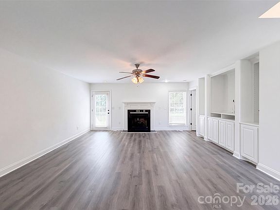3rd image of 106 Woodfield Ln