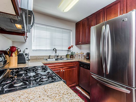 5th image of 5535 Canoga Ave APT 226