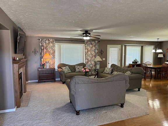 2nd image of 125 Meadowlark Cir