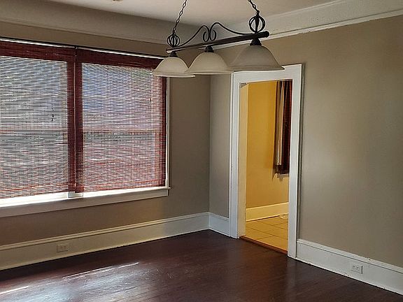 5th image of 2218 Saint Charles Ave