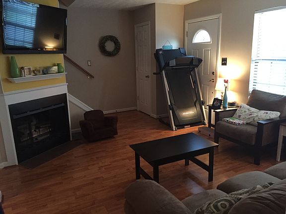 3rd image of 215 Berry Ave APT A