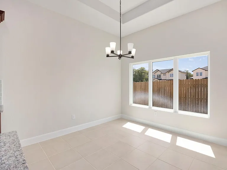 405 Park Cir — Photo 15