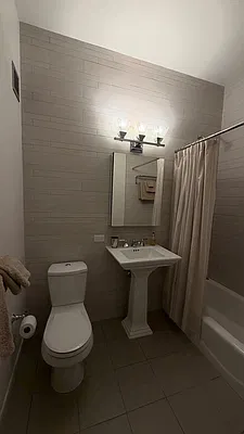 Bathroom, photo 1