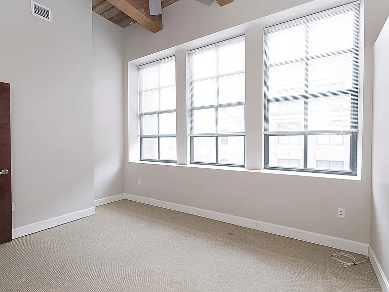 Lucas Place Lofts — Photo 22