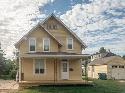 216 Dover Ave NE, Orange City, IA, 51041
