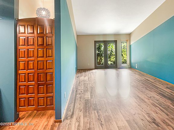 5th image of 5447 FERN CREEK Drive N