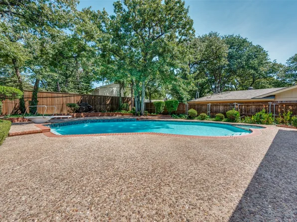 832 Wheelwood Dr, Hurst, TX 76053