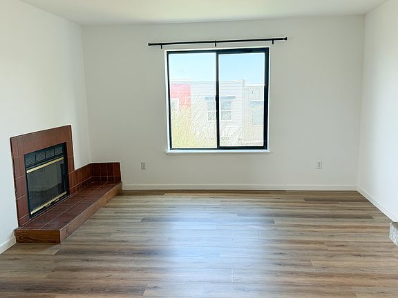 5th image of 104 Oak Ct