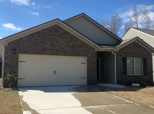 10975 Station Dr, Hampton, GA 30228