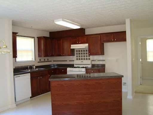 5th image of 2809 Plennie Ln