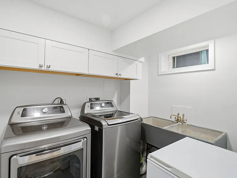 110 Stewart Ave — Photo 25