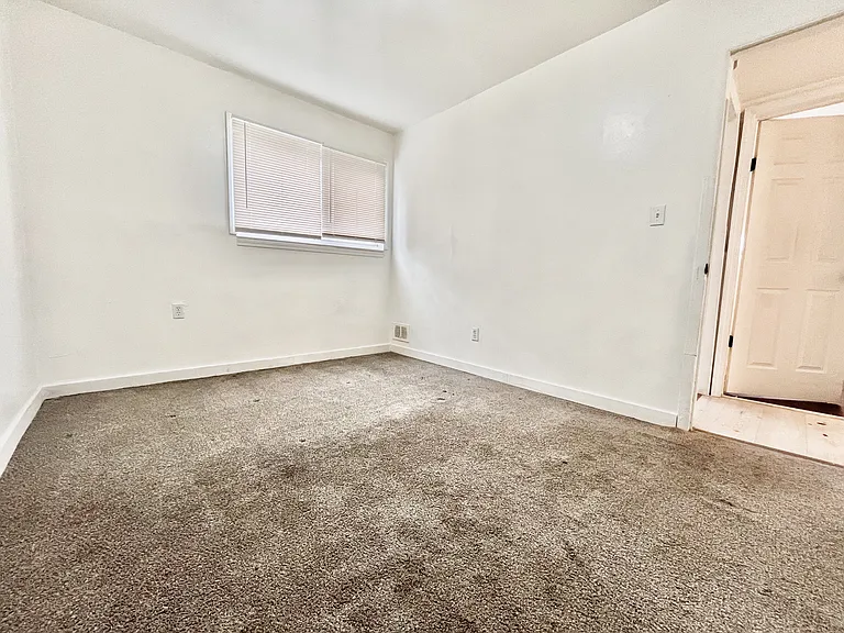 17381 Charest Ave — Photo 18