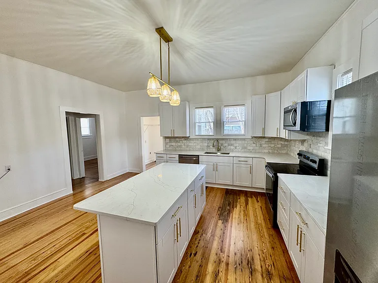 313 N Rose Ave — Photo 7