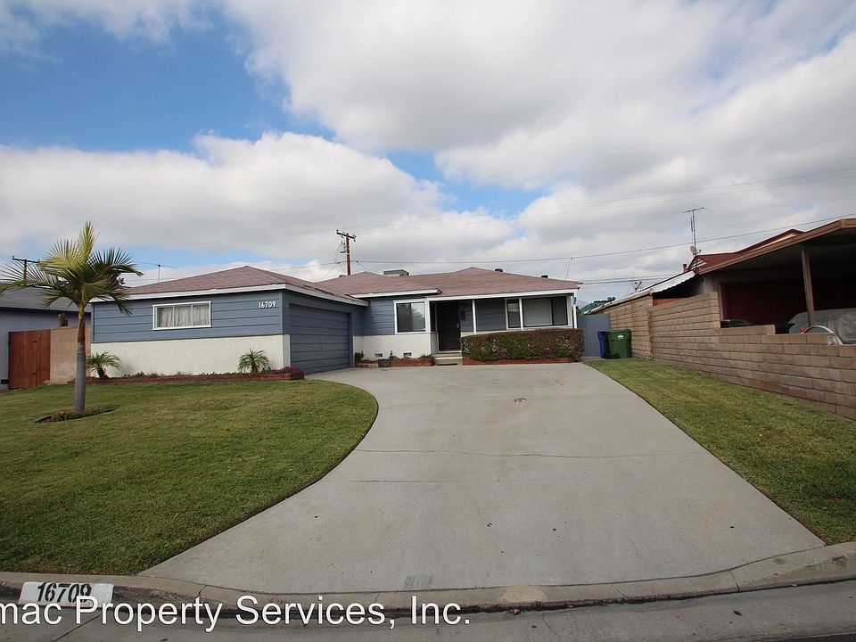 1st image of 16709 E Queenside Dr