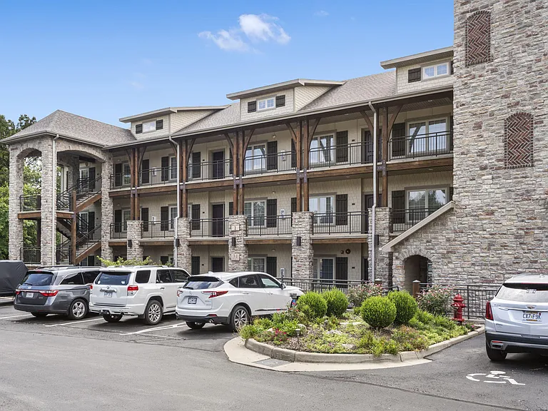 31 Royal Vista Dr #109 — Photo 2