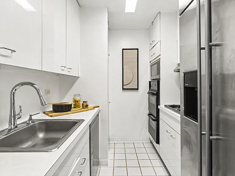 415 E 54th St #6D — Photo 7