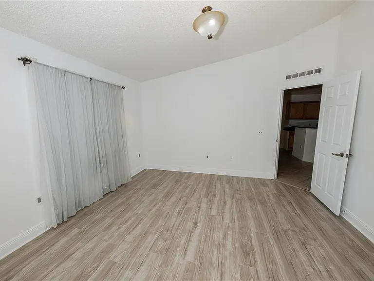16686 Corner Cove Way — Photo 21