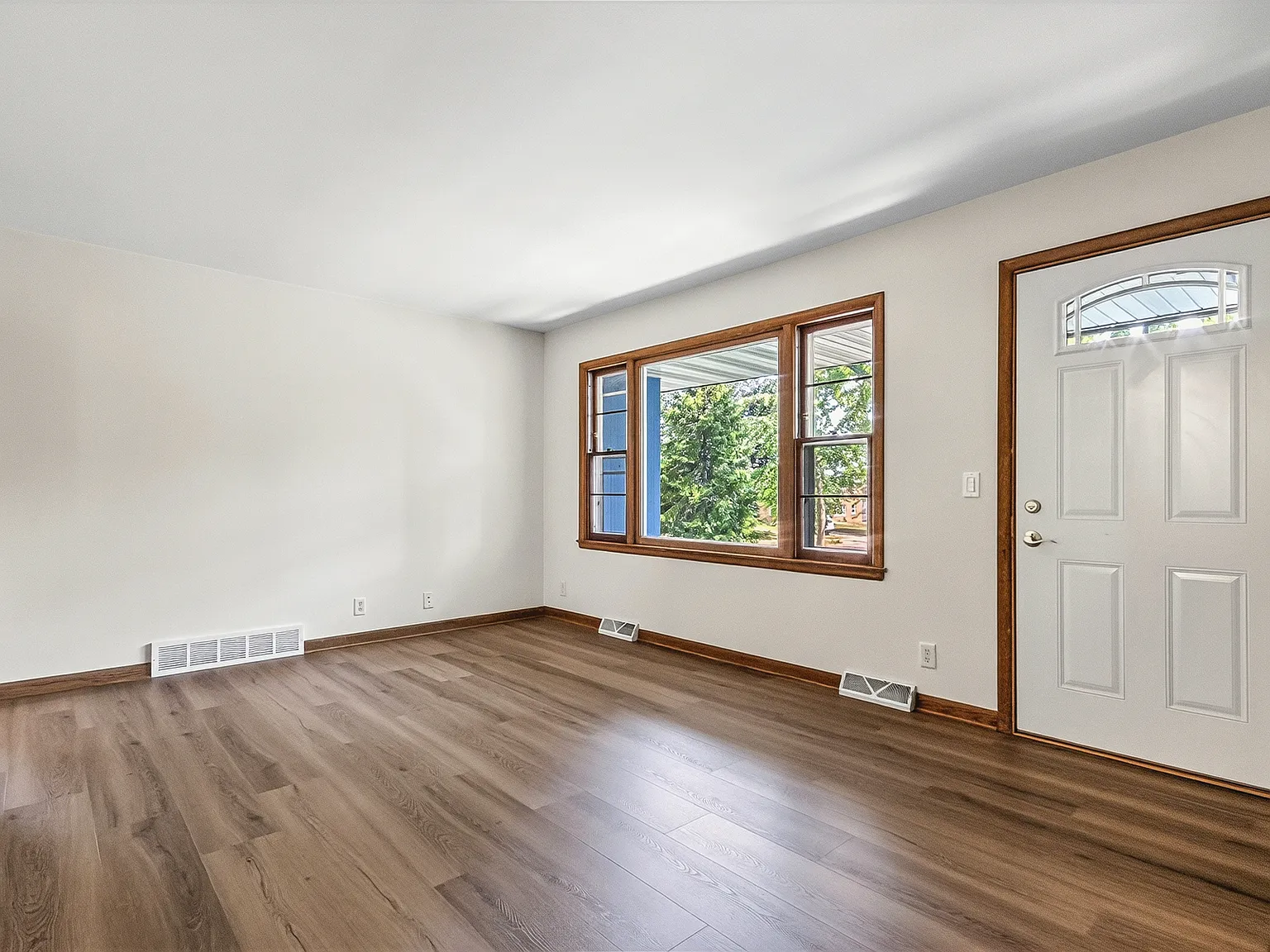 2 bed, 900 sqft, $1,495 — Photo 1