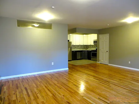 Rented by aptsandlofts.com | media 3