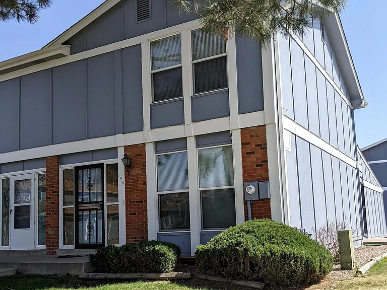 188 Paris Cir — Photo 1