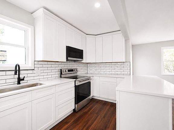 4th image of 19 Mason St
