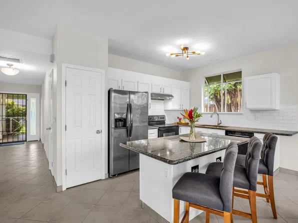 192 Poniu Cir, Wailuku, HI 96793