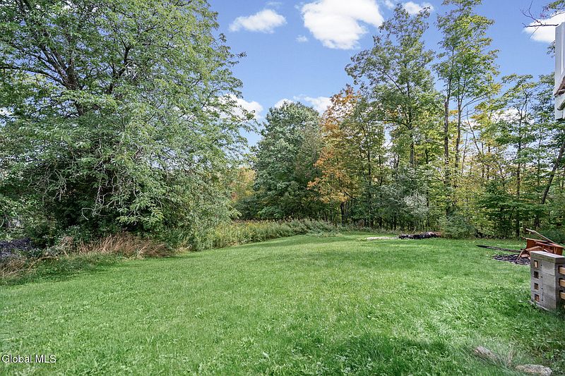 5th image of 248 Simons Road