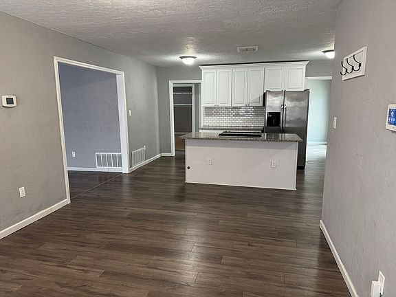 3rd image of 2301 NW 36th St