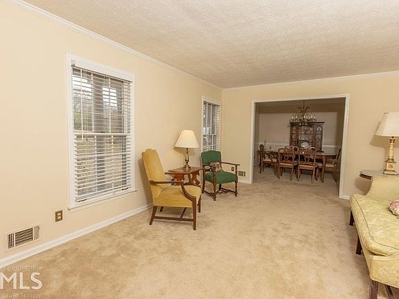 3rd image of 4009 Timberlane Trl