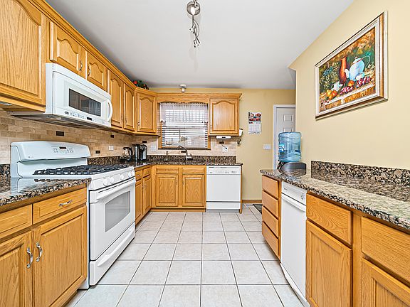 5th image of 10510 S 83rd Ave